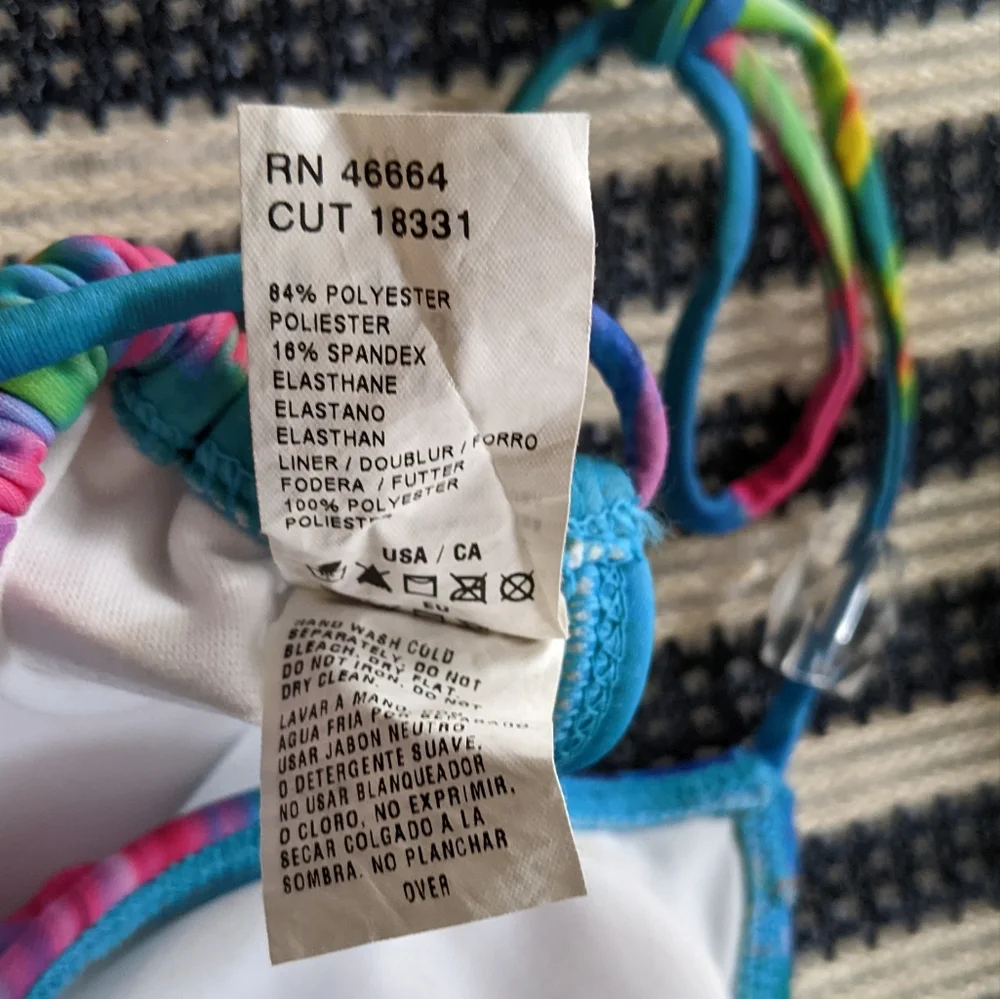 Guess Ruffled Abstract/Multi Triangle Bikini Top, Small - Picture 8 of 9